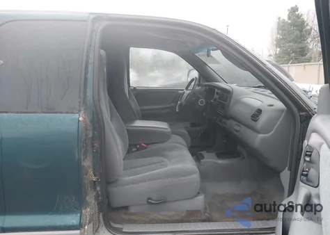 1999 Dodge Dakota Slt/Sport from USA, damaged, VIN 1B7GG22X3XS266191